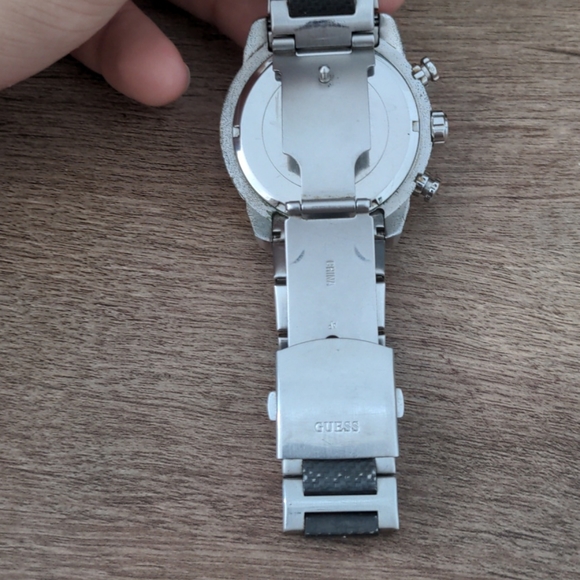GUESS Watch - Picture 5 of 5